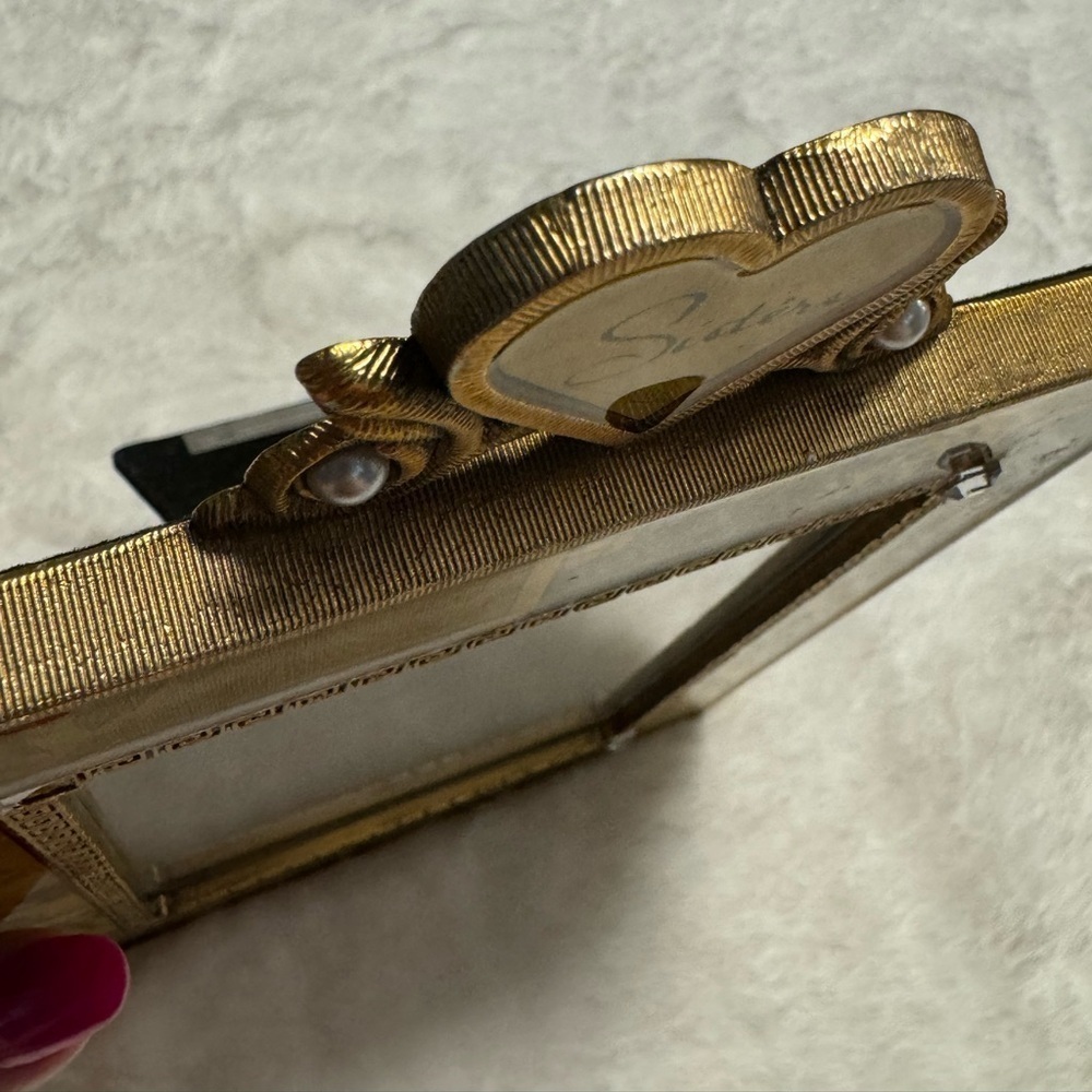 2003 Sisters Thompson Photo Frame 6X8 Gold Heavy Scrollwork Pearls Fancy VTG - Picture 12 of 15